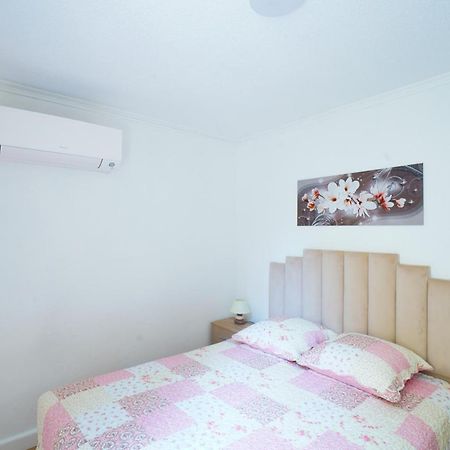 Appartement Du Forum,La Gare, 50 M2 , Climatisation, Garage, Cour Нарбон Екстериор снимка