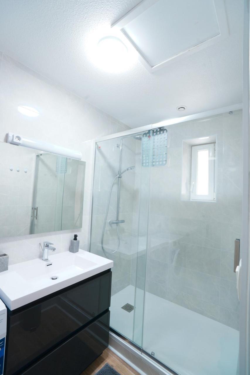 Appartement Du Forum,La Gare, 50 M2 , Climatisation, Garage, Cour Нарбон Екстериор снимка
