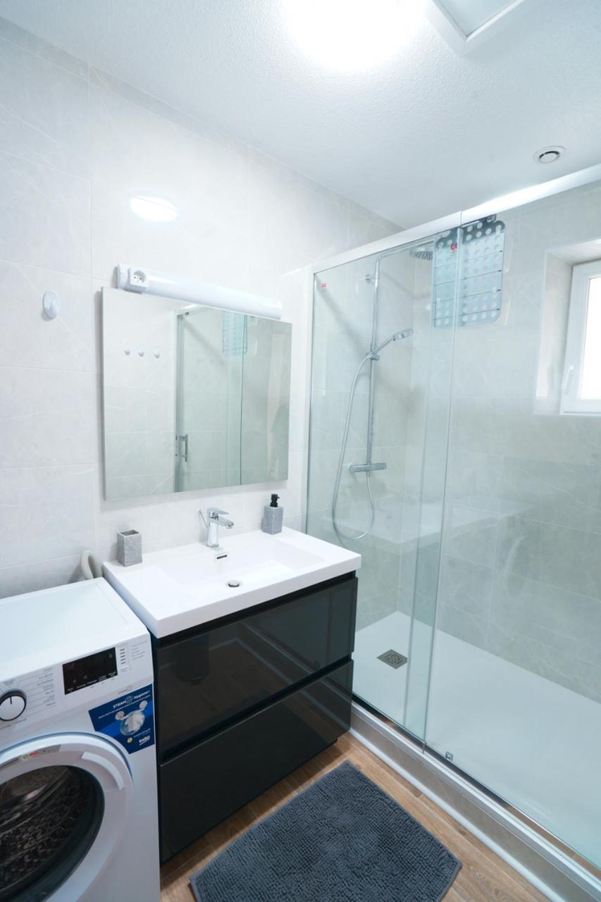 Appartement Du Forum,La Gare, 50 M2 , Climatisation, Garage, Cour Нарбон Екстериор снимка